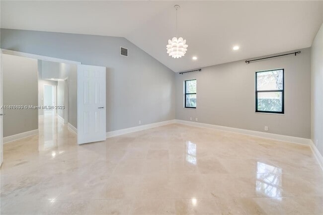 Building Photo - 1180 Manor Ct