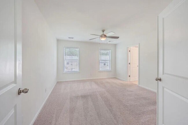 Building Photo - 510 Lateleaf Dr