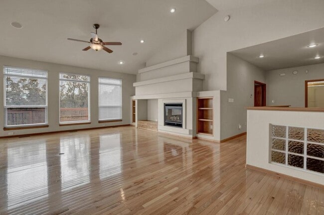Building Photo - 5235 Bancroft Heights