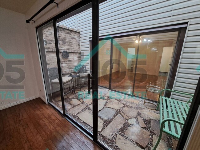 Building Photo - Spacious 2 Bedroom in Norman