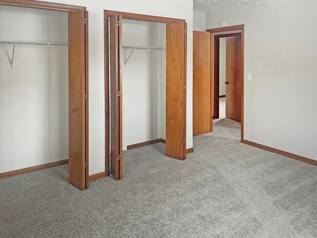 Building Photo - Redwood