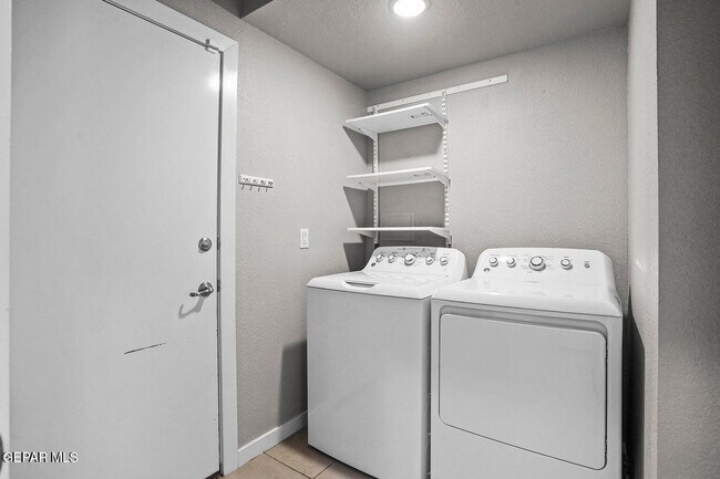 Building Photo - 6936 Brown Mesquite Ln