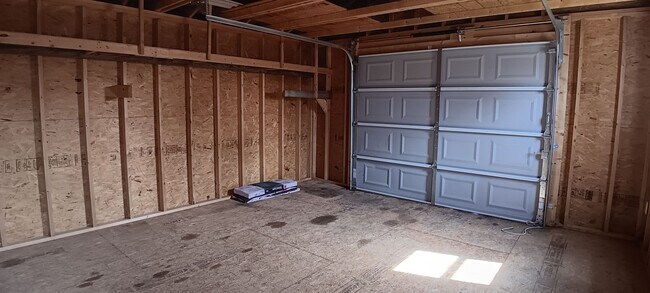 Building Photo - Christiansburg, 3 BR / 2.5 BA, Available Now