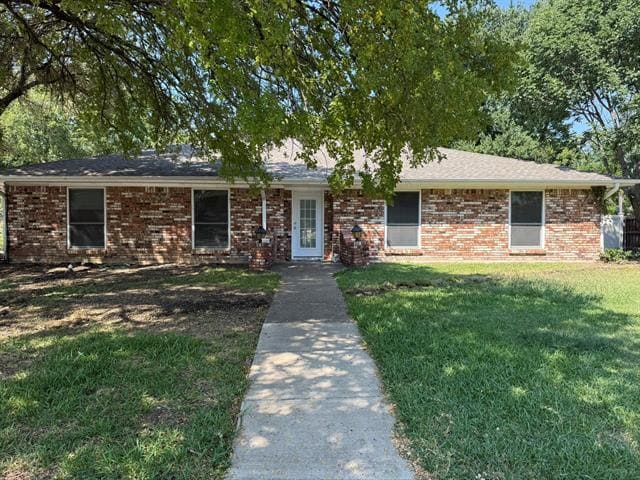 Primary Photo - 1001 Valley Creek Dr