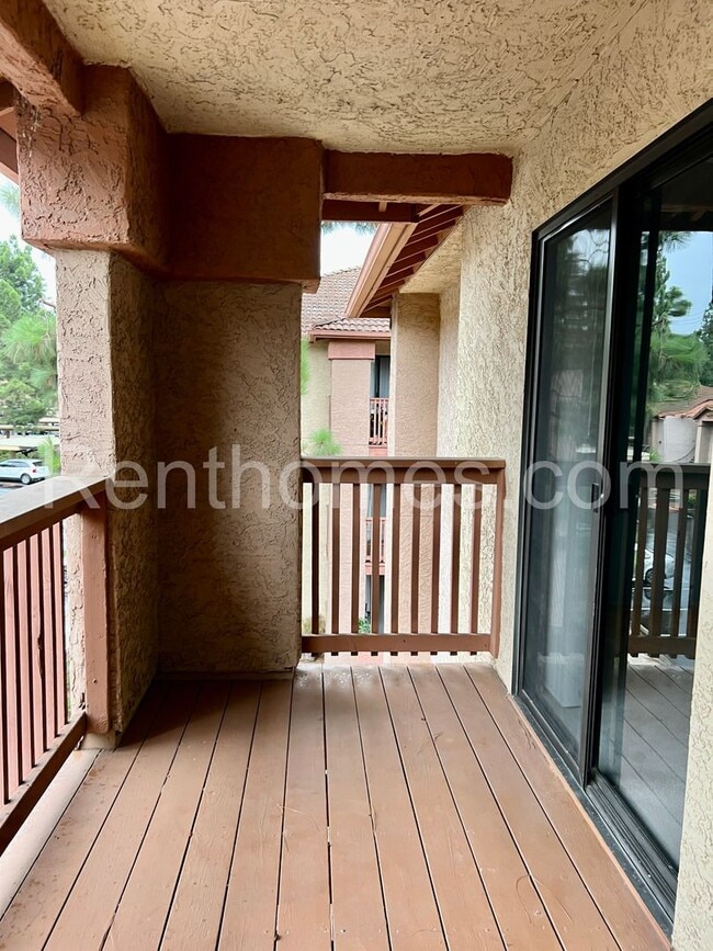 Building Photo - 12039 Alta Carmel Ct
