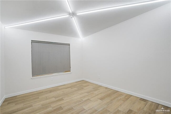 Building Photo - 9 S 16th St