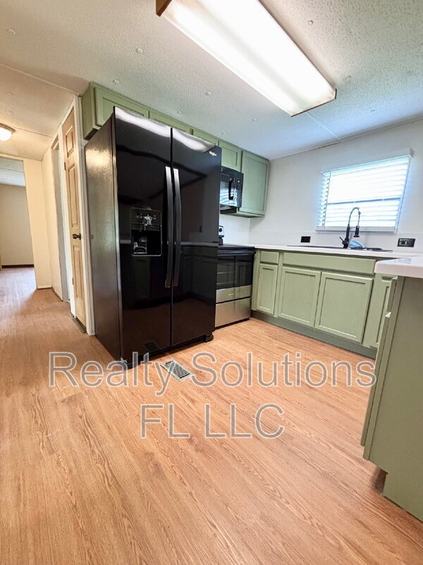Building Photo - 15518 Lake Apopka Rd