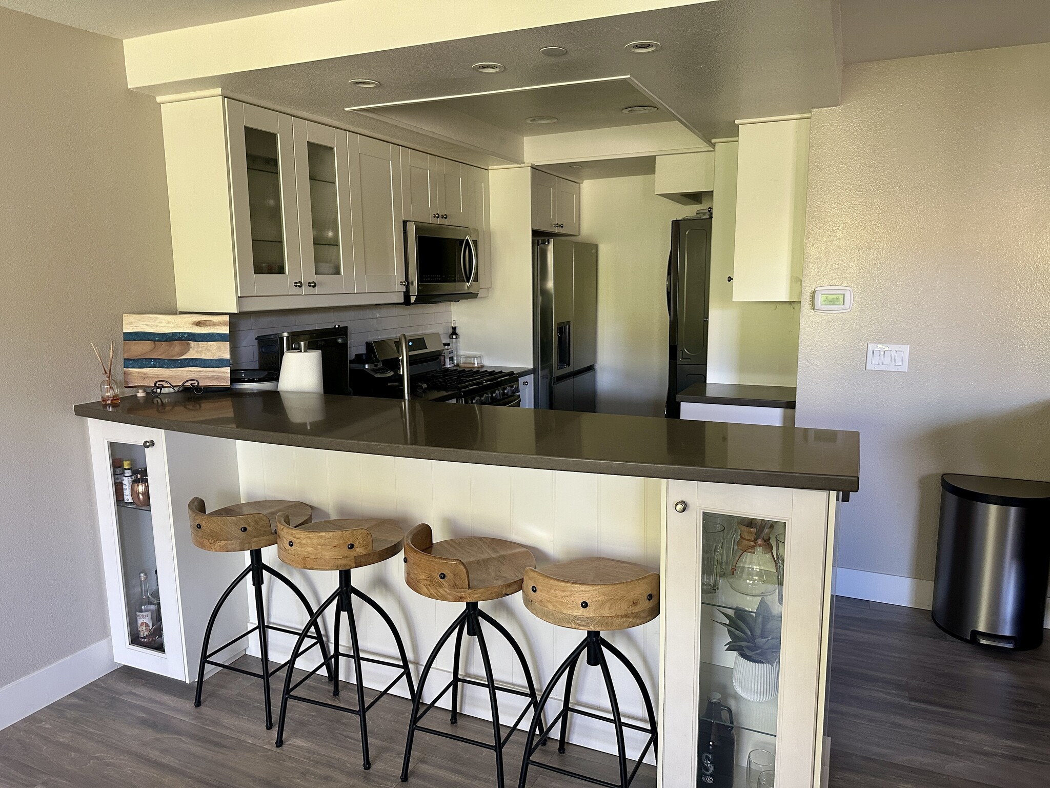 Building Photo - 1070 Calle del Cerro