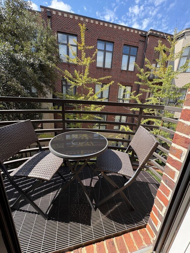 Building Photo - 1 Bedroom 1 Bath Condo Downtown Greenville...