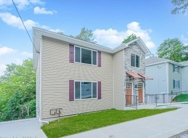 Building Photo - 31 Cunard Ave