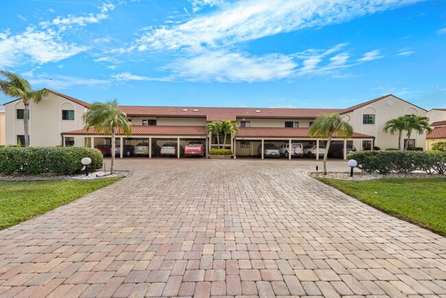 Building Photo - Waterfront Condo with Boat Dock