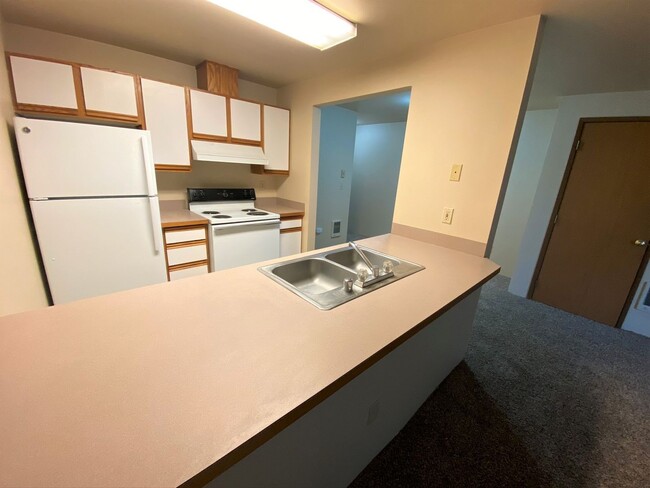 Building Photo - 802 Juniper Ave