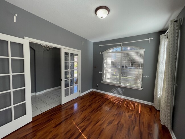 Building Photo - 10312 Yellowstone Dr