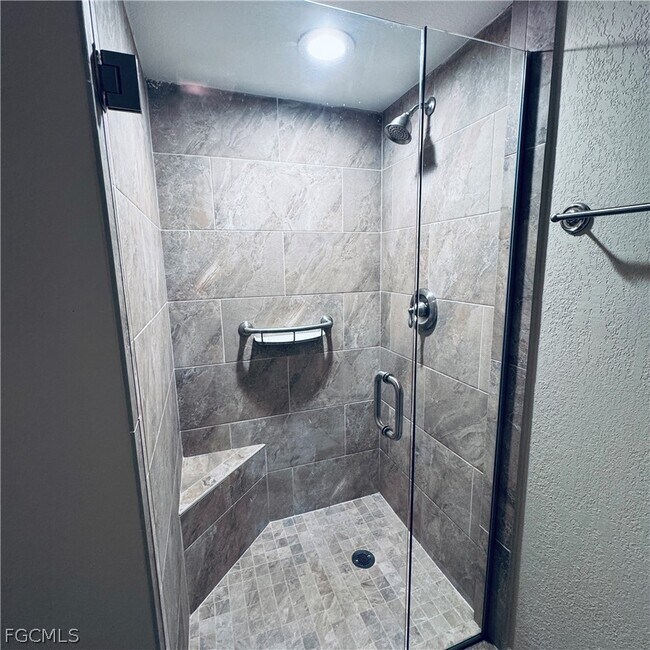 Building Photo - 2264 Winkler Ave