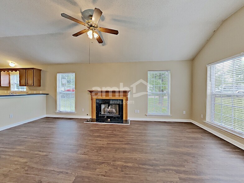 Building Photo - 2227 Joann Dr