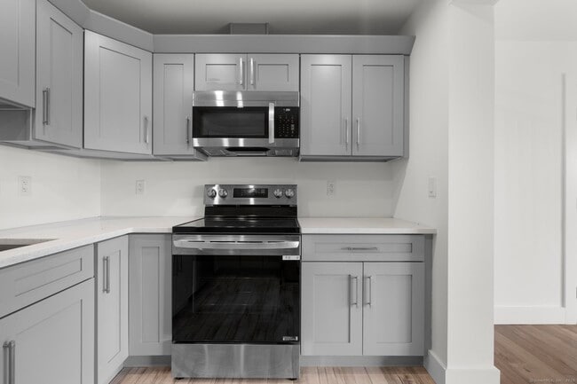 Building Photo - 245 E Main St