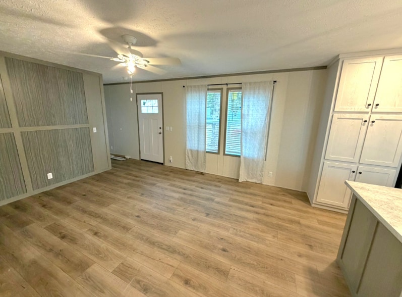 Building Photo - 7145 S Meridian St