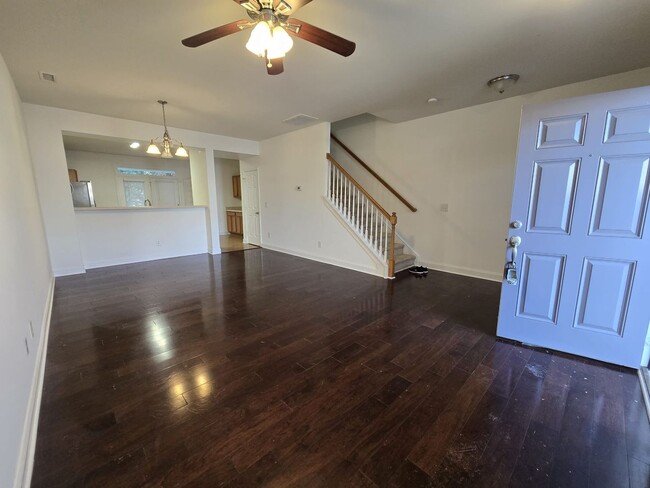 Building Photo - LOCATION!! LOCATION!! fabulous town home i...