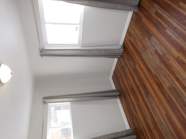 Building Photo - 1067 Ursula St