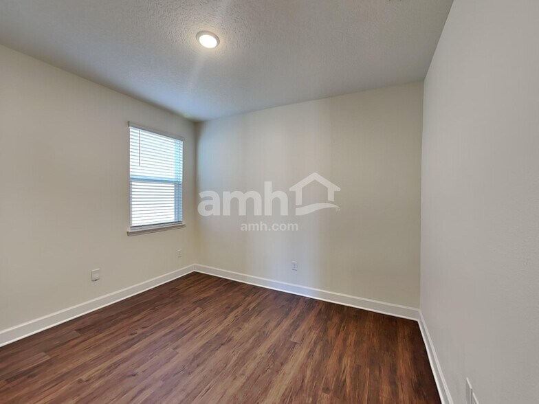 Building Photo - 2928 Rolling Acres Rd