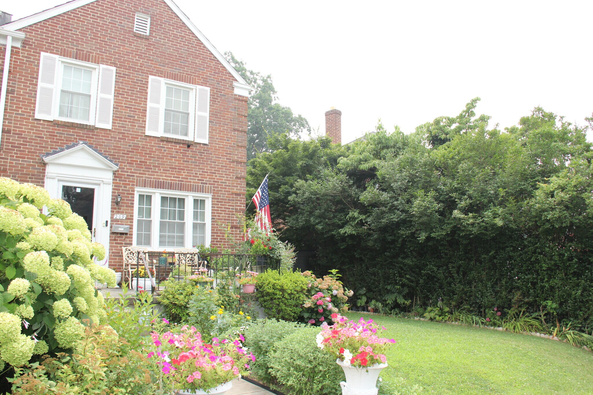 Building Photo - 209 Brandon Rd