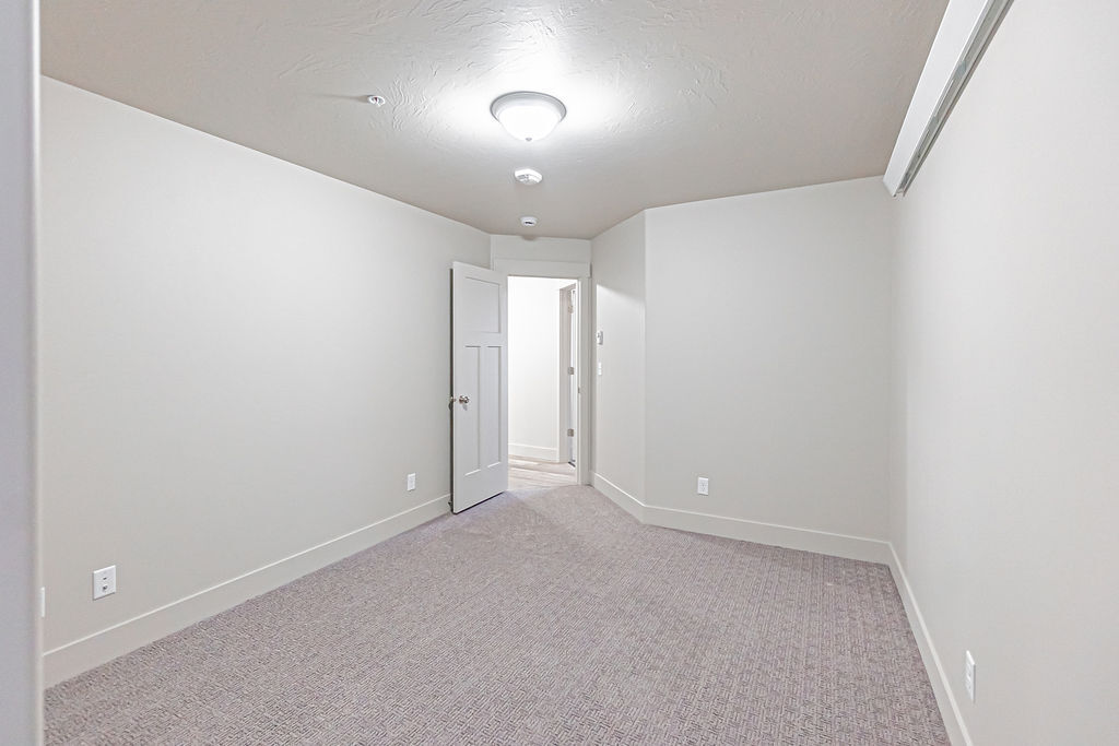 Building Photo - 6227 N Silver Fox Rd