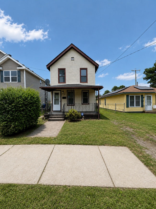 Building Photo - 3239 Marne Ave