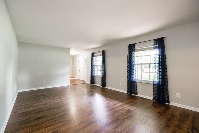 Building Photo - 5781 King Arthur Dr