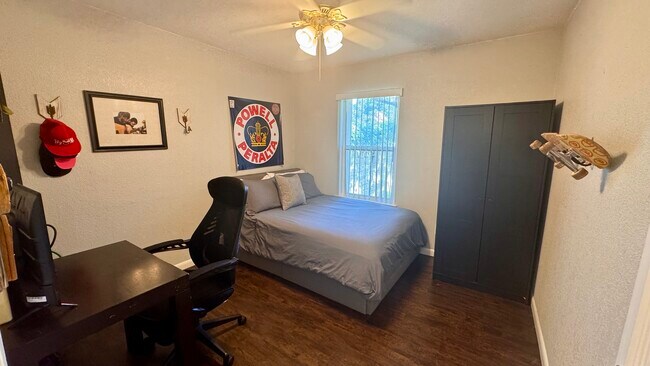 Building Photo - 4804 Greystone Dr