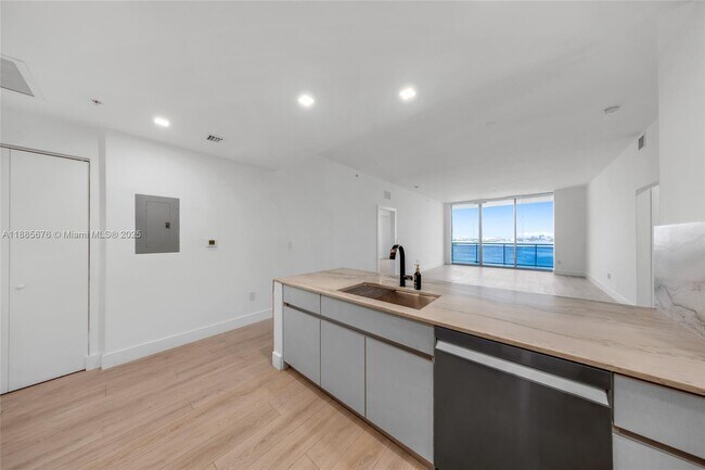 Building Photo - 7901 Hispanola Ave