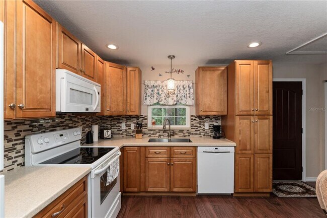 Building Photo - 3241 Tropicaire Blvd