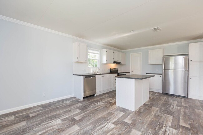 Building Photo - Cozy 3 bedroom 2 bathroom home in Hudson FL!!