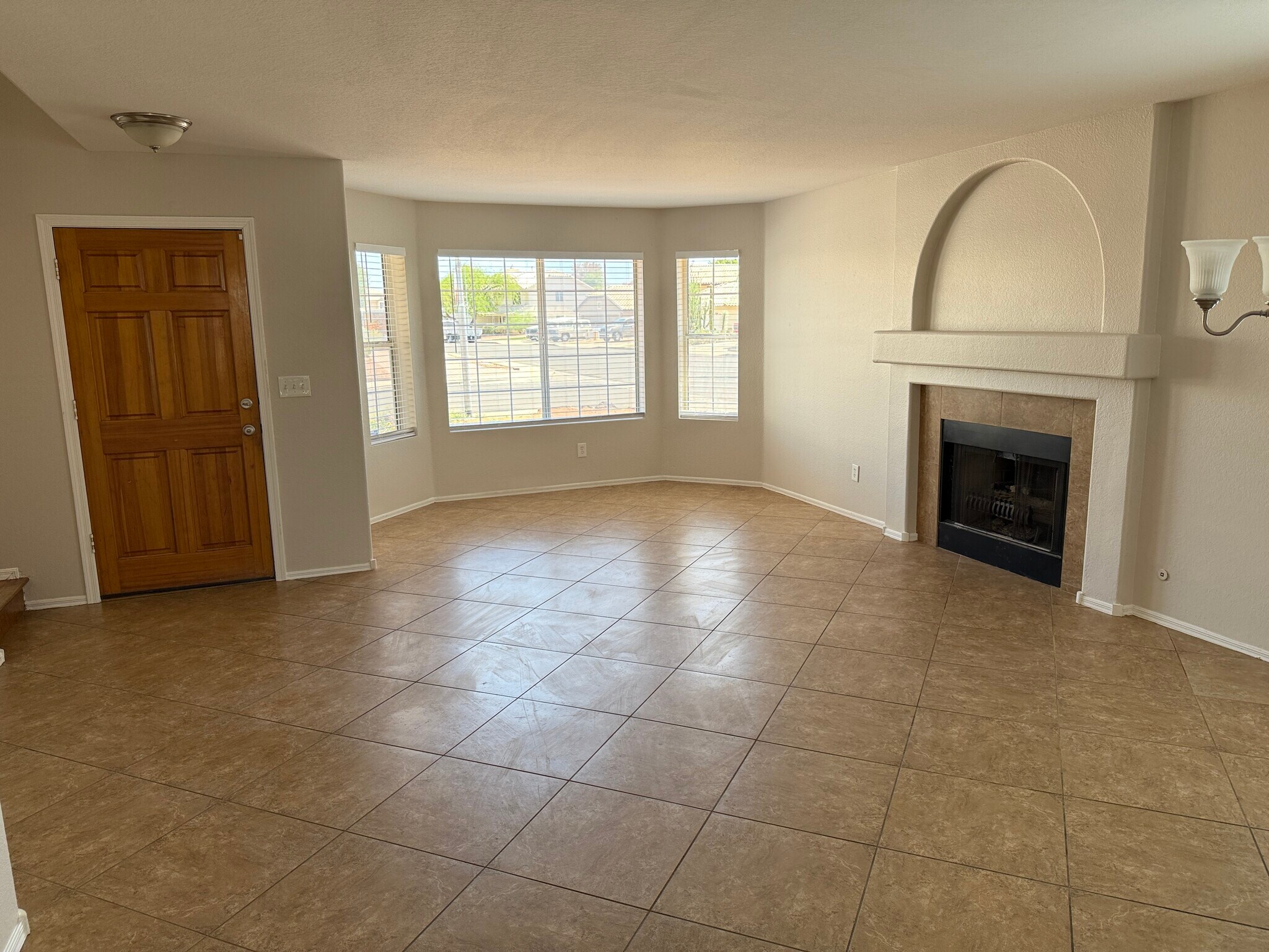 Building Photo - 8460 W Aster Dr