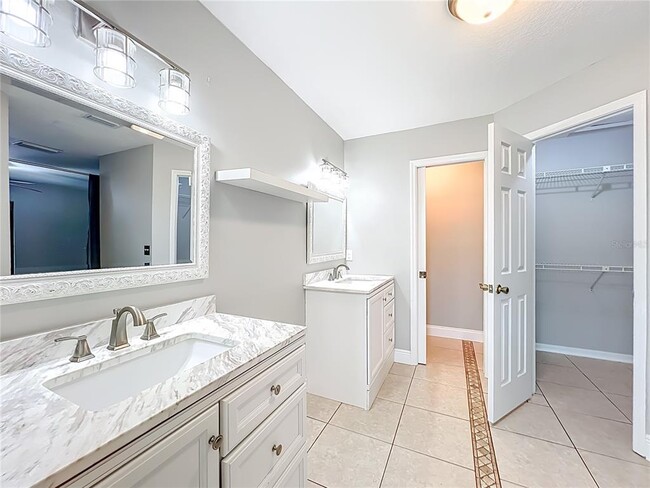 Building Photo - 9134 Sabal Palm Cir