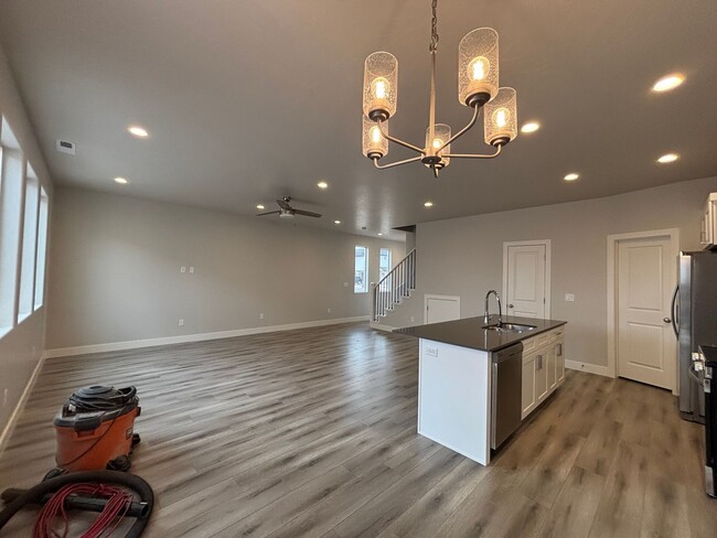 Building Photo - BRAND NEW 4 BEDROOM TOWNHOME!