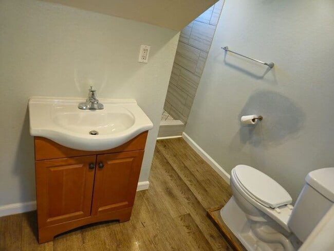 Building Photo - Large Downtown Studio, walking distance to UNR and Downtown Reno