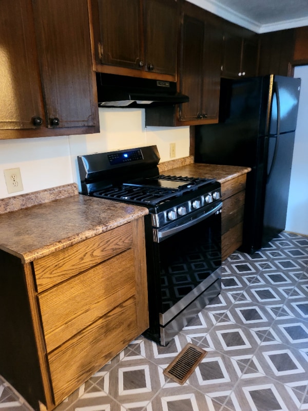 Building Photo - 413 Miller St