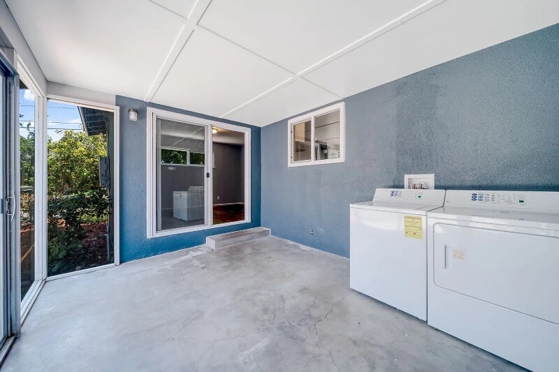 Building Photo - 1158 Pembridge Dr