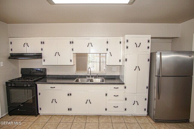 Building Photo - 3530 Hamilton Ave