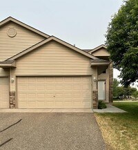 Building Photo - 9205 Orchard Cir