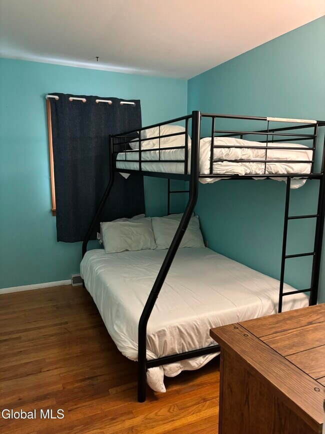 Building Photo - 52 Trottingham Rd