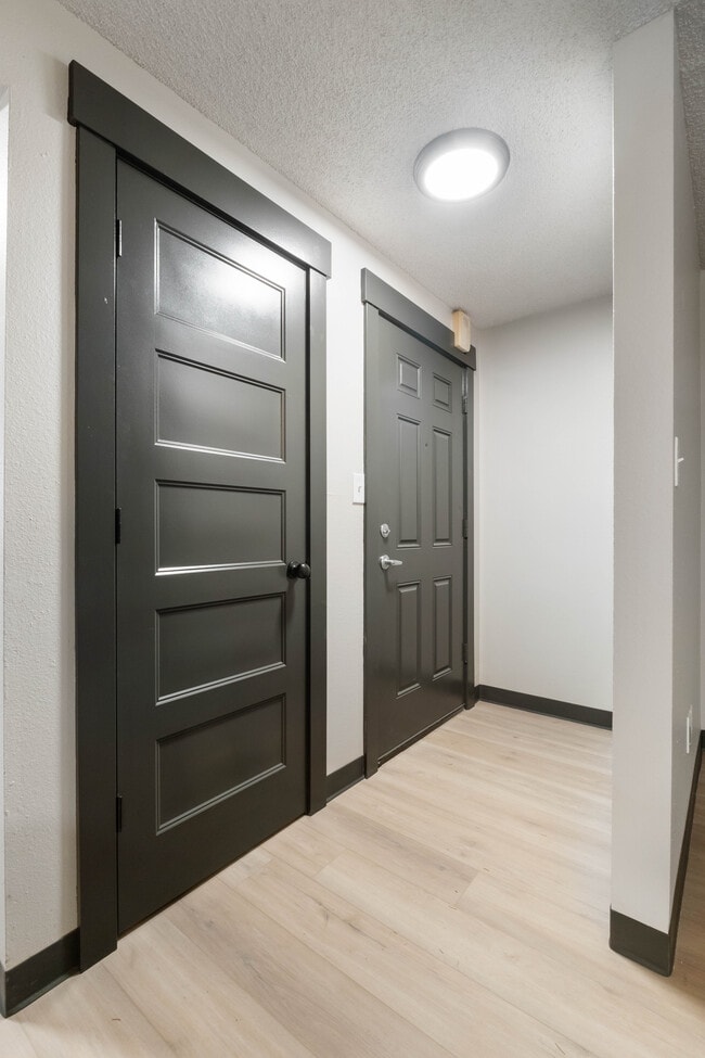 Building Photo - Bayswater Apartments