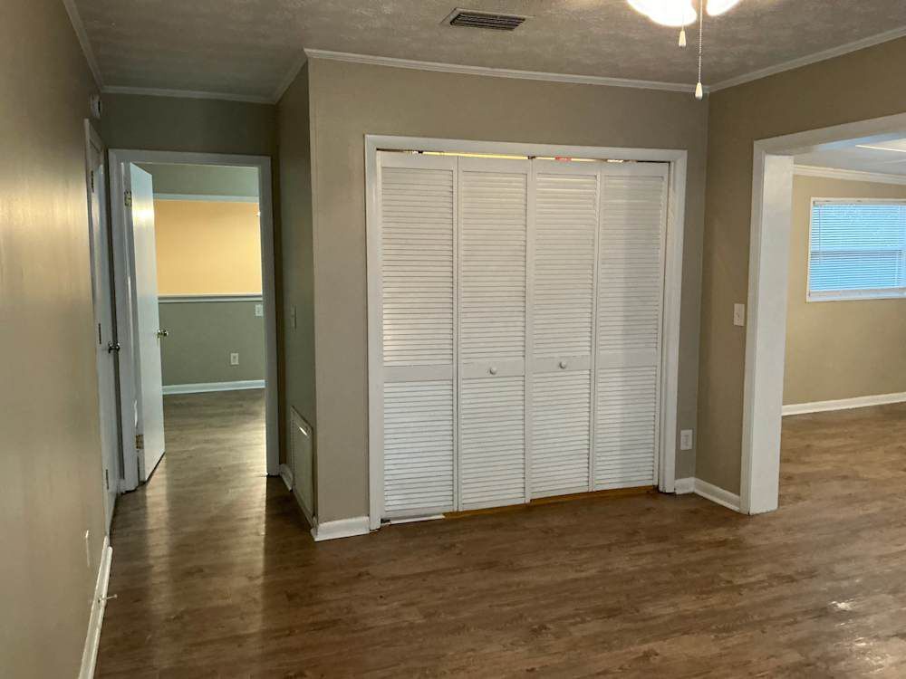 Building Photo - 1116 Willow Ln