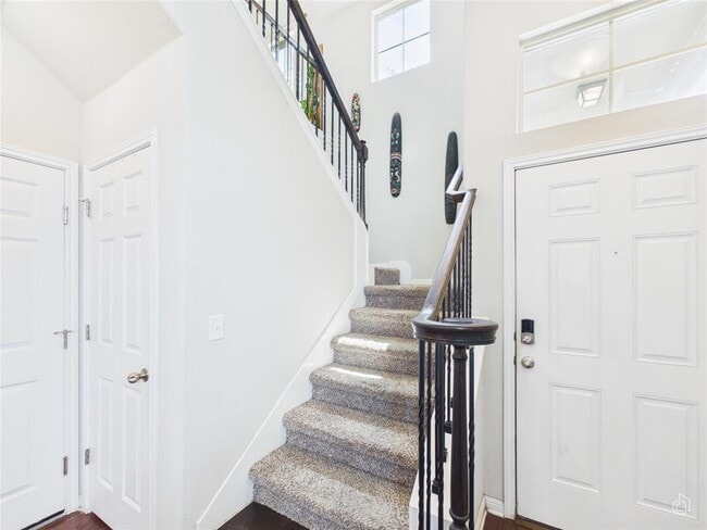 Building Photo - 9310 Tanager Way