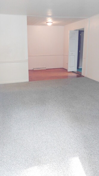 Building Photo - 2123 Walton St