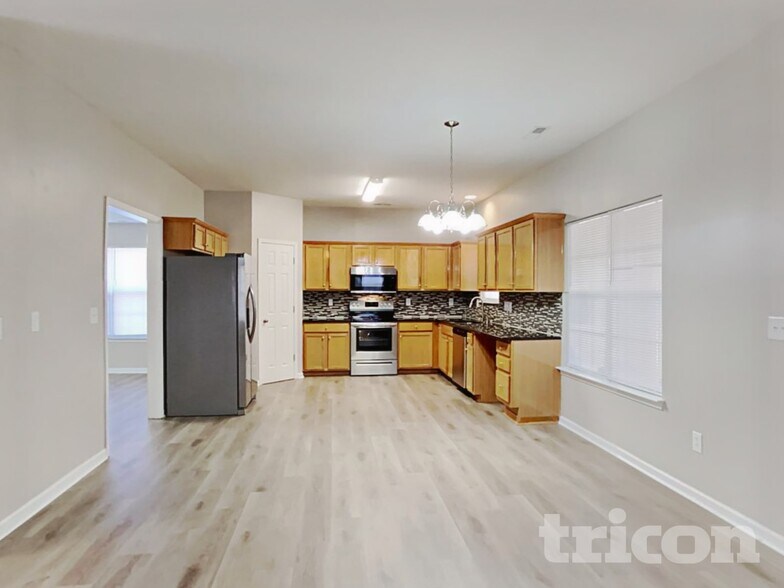 Building Photo - 713 Southridge Dr