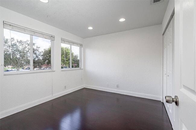 Building Photo - 11191 SW 17th Manor