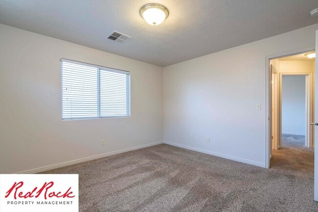 Building Photo - 3 Bed 2 Bath, 2 Car Garage with a Fully Fe...