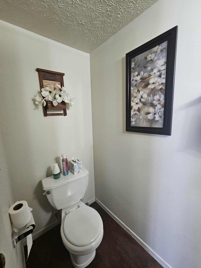 Building Photo - 2 Bedroom 1.5 Bath Duplex Kent Ohio 44240