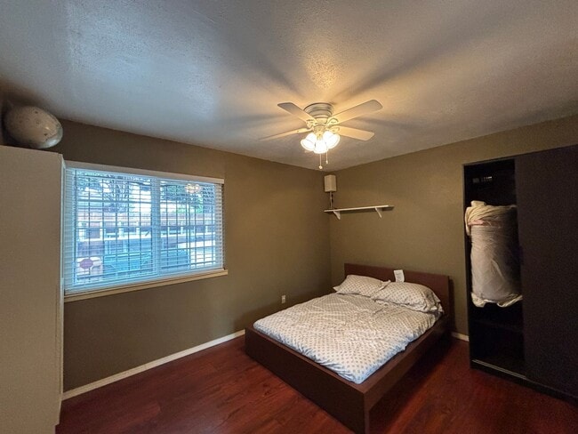 Building Photo - Beautiful Single-Story Townhome on Corner Lot with Private Courtyard & 2-Car Garage